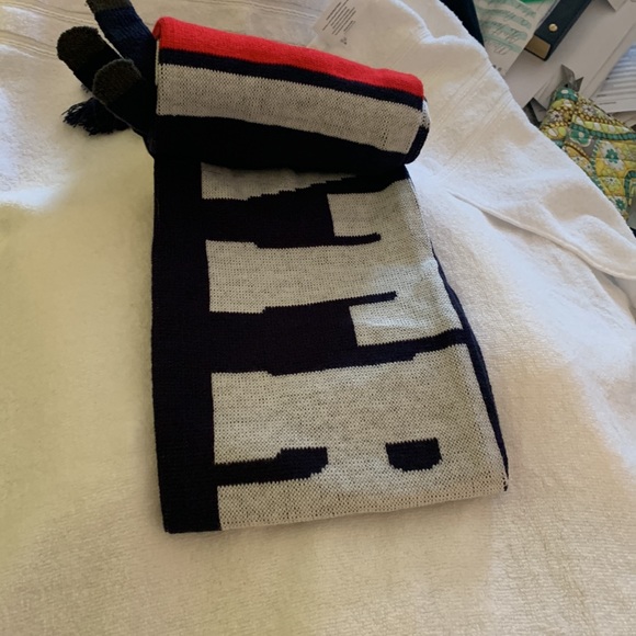 NWT NEW ENGLAND PATRIOTS official TEAM scarf and glove set. - Picture 2 of 7